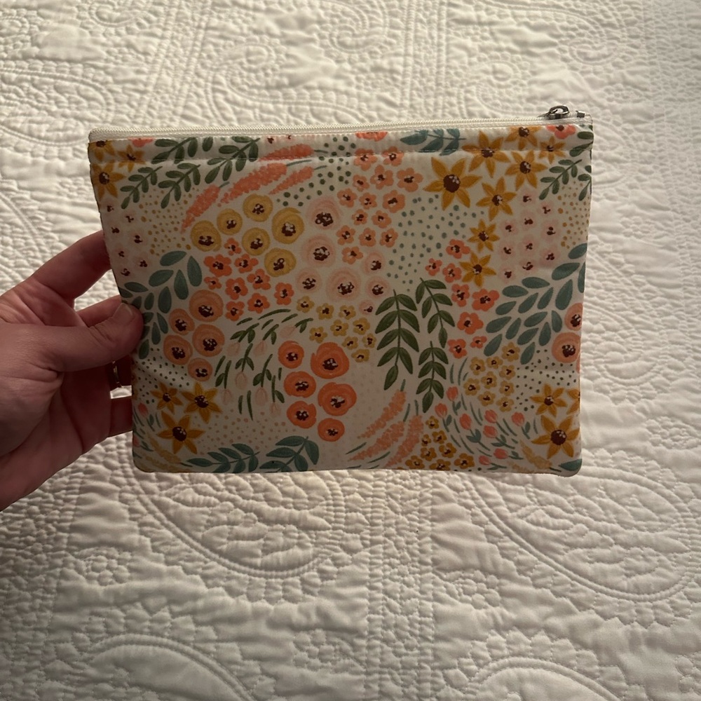 Floral Patterned Pouch Kindle Case